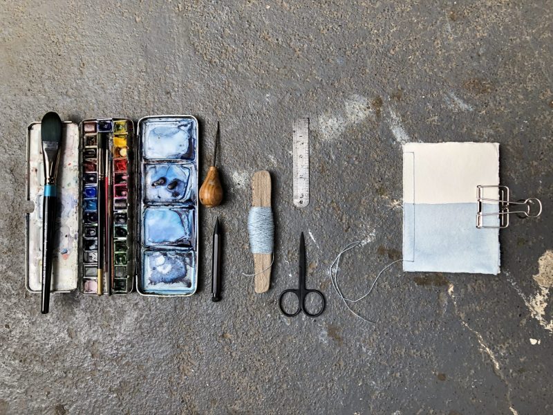 Make a stab binding with The Travelling Bookbinder - Keep tension tight