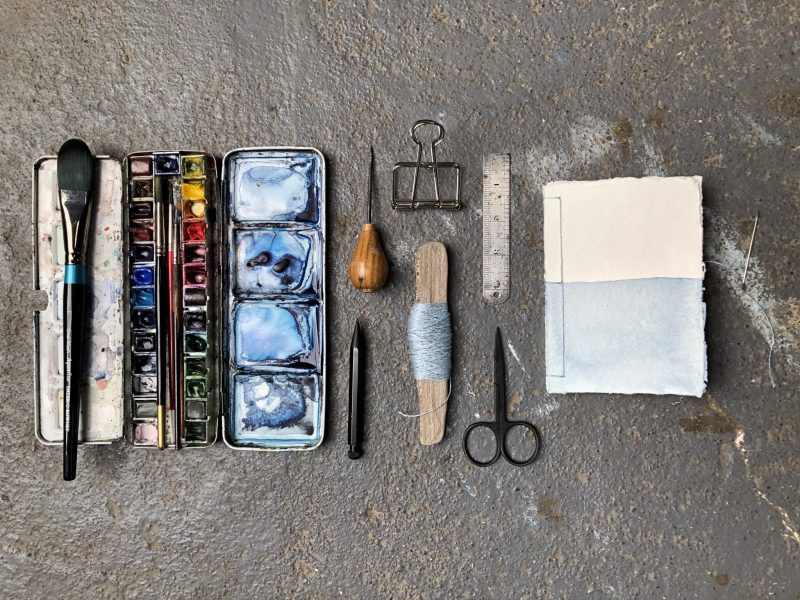 Make a stab binding with The Travelling Bookbinder - Reef knot