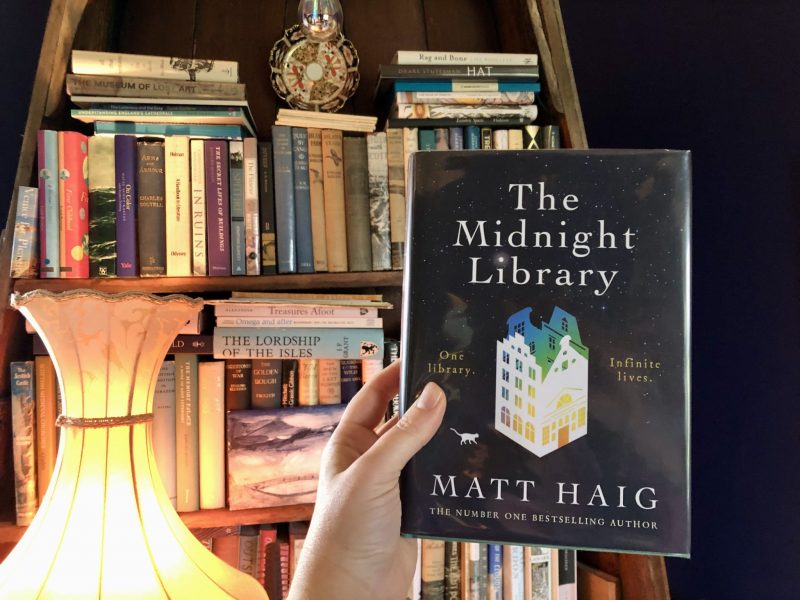The Midnight Library, Matt Haig. Book review by The Travelling Bookbinder