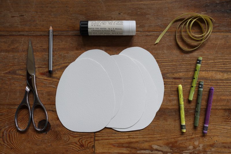 The Travelling Bookbinder: How to project: Egg book. Cut egg shapes