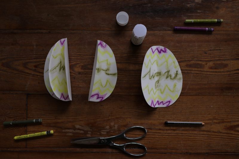 The Travelling Bookbinder: How to project: Egg book. Glue the blank sides together