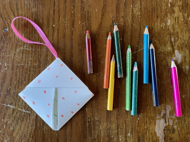 The Travelling Bookbinder: Folded pocket decoration: Finished decoration