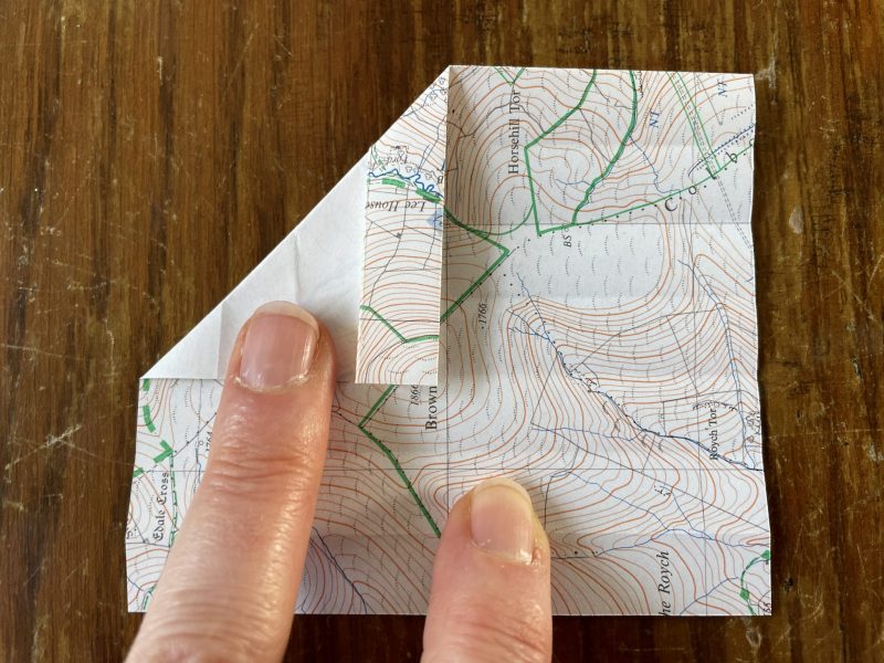 The Travelling Bookbinder: Origami Heart Ring: Draw left corner down