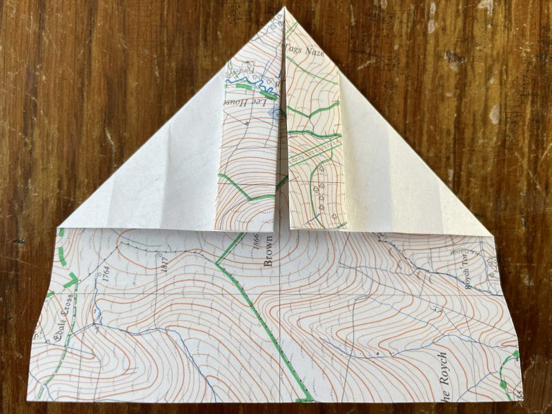 The Travelling Bookbinder: Origami Heart Ring: And right corner down