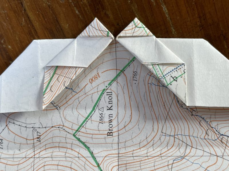 The Travelling Bookbinder: Origami Heart Ring: Triangles tucked under on both sides