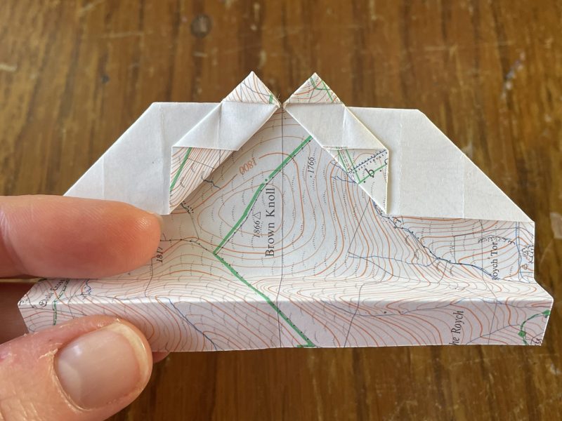 The Travelling Bookbinder: Origami Heart Ring: Fold up from bottom