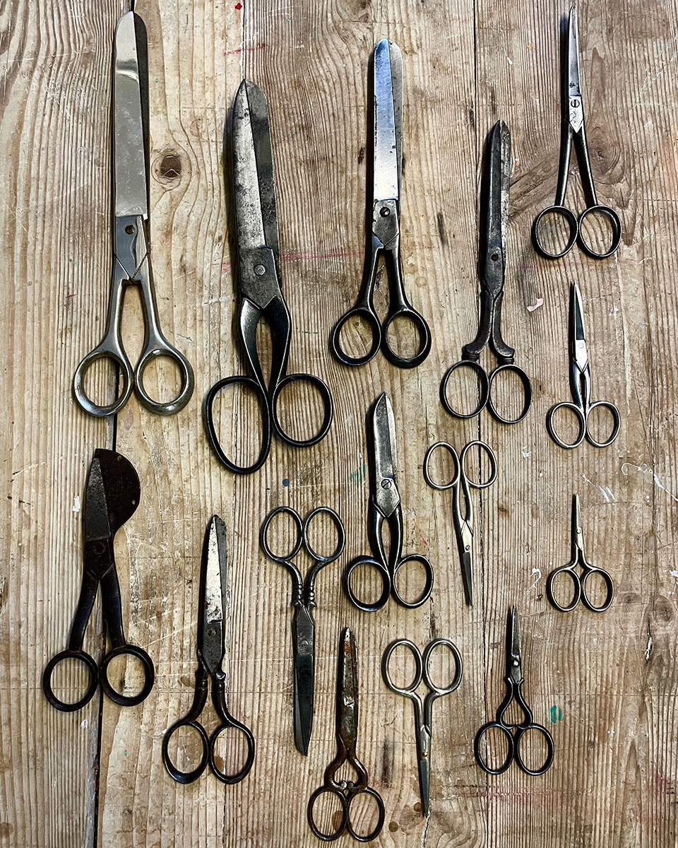 scissors72 Scissors on wood