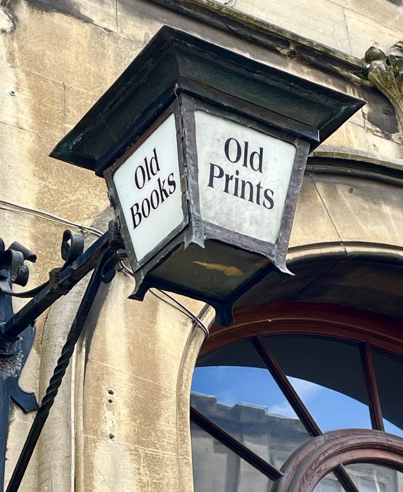 Bath_OldPrintsLight_72