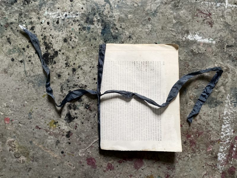 The Travelling Bookbinder: How - to project: A Circle Book: Ready to knot