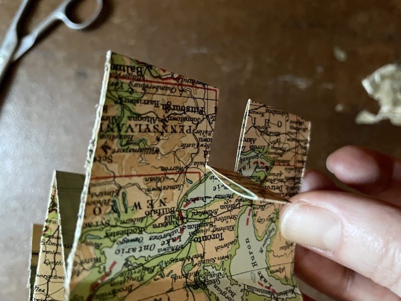 The Travelling Bookbinder: Make a mini concertina: Close up