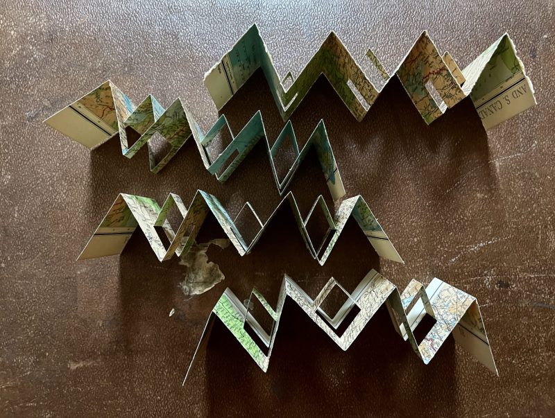 The Travelling Bookbinder: Make a mini concertina: Finished series