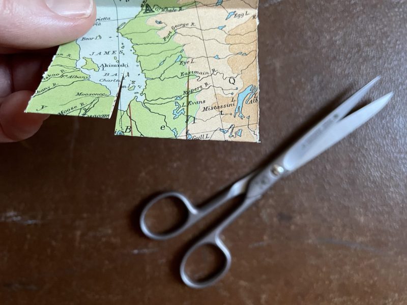 The Travelling Bookbinder: Make a mini concertina: First pop-up cuts