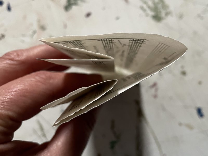 The Travelling Bookbinder: How to: Gather (Thin) Collections: Reverse fold