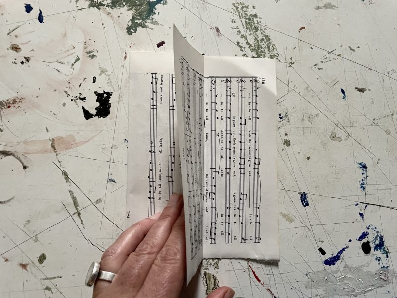 The Travelling Bookbinder: How to: Gather (Thin) Collections: Second fold